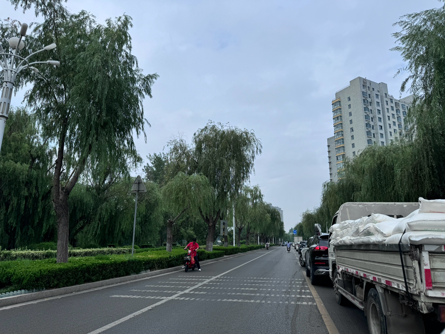 航拍疫情下的郑州:道路冷清空旷的简单介绍 航拍疫情下的郑州:道路冷清空旷的简单介绍